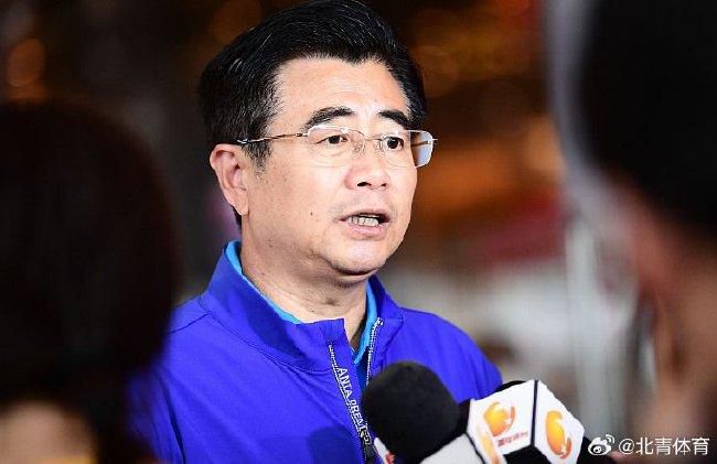 据德国天空体育名记Florian Plettenberg消息，勒沃库森后卫因卡皮耶对现状不满，他想获得常规的出场时间，不想当替补。